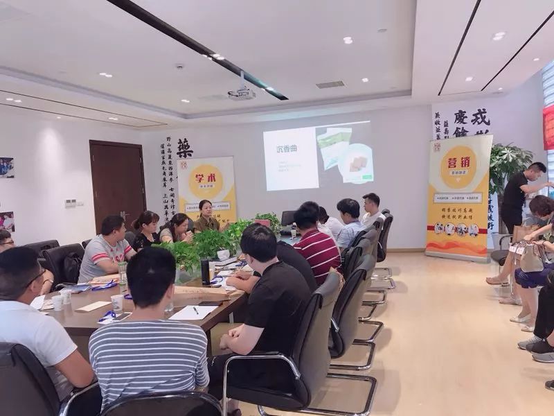 15317088698089977bwR.jpg 14.jpg